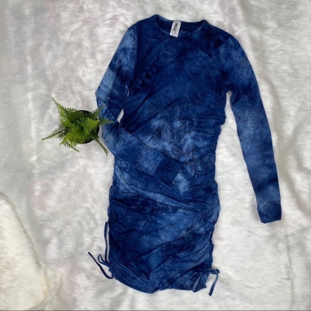 Runched Drawstring Knot Tie Dye - Picture 9 of 14